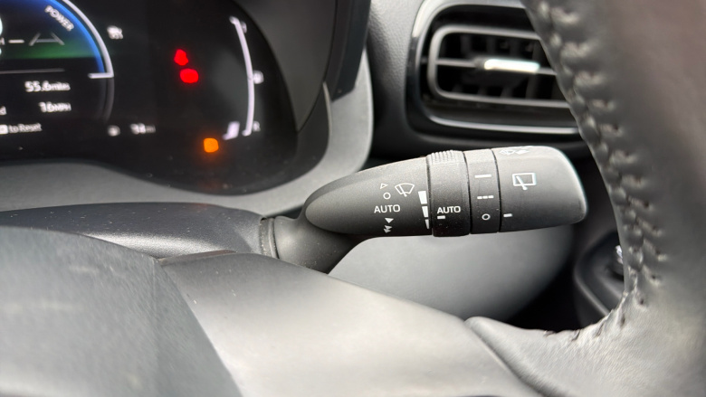 Toyota Yaris 1.5 Hybrid Design 5dr CVT Hybrid Hatchback